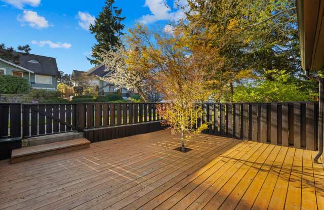 Gatewood Charmer w/Xtra Large Yard Gallery 3