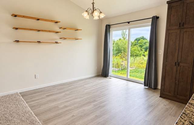 947 Breckenridge Lane Gallery 2