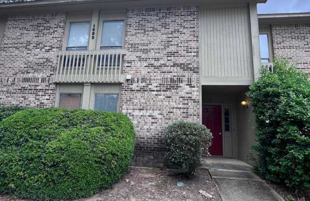 Crossland Downs condo - 1025 Stonegate Drive, Auburn, AL 36832