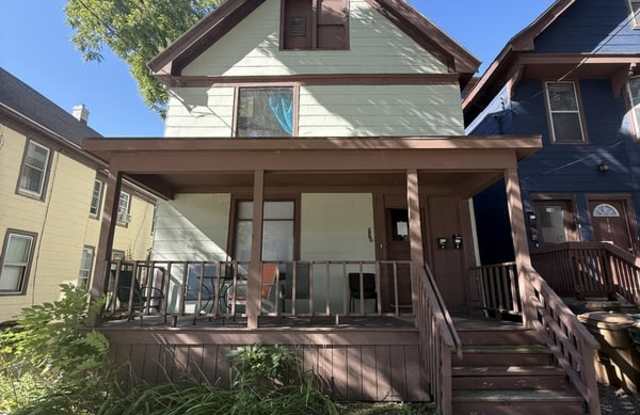 118 South Blair Street - 2 photos photos