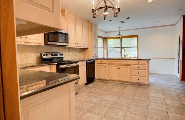 9919 Lakedale Drive Gallery 3