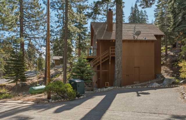 LONG TERM RENTAL: Tahoe Hills – Updated 2 Bedroom + Loft | $3,000/Month Gallery 3