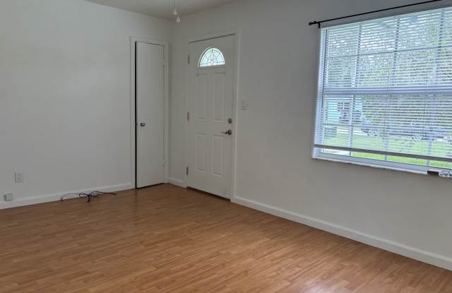733 West Pennsylvania Avenue Gallery 2