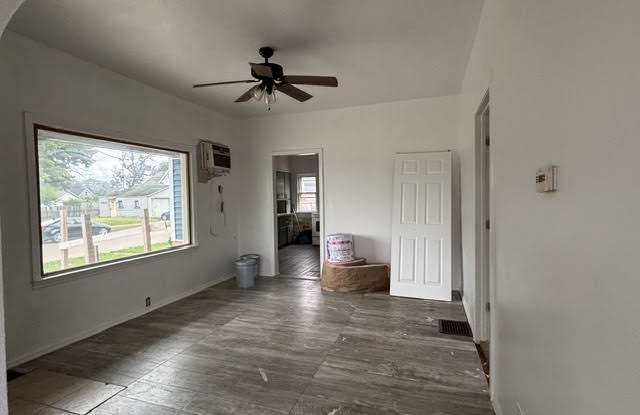 1821 West Sample Street Gallery 4