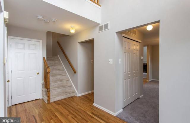 105 FARRINGTON Court Gallery 4