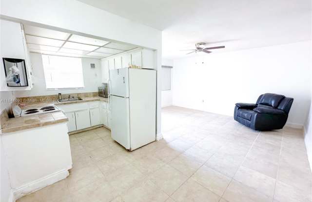 12275 NE 19th Ave photos photos