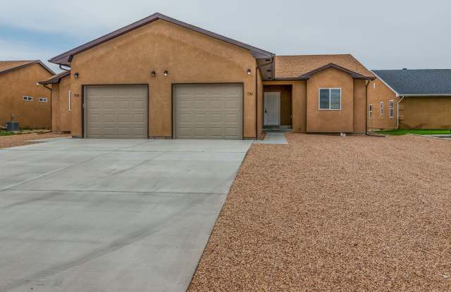 744 East Springmont Drive - 744 East Springmont Drive, Pueblo West, CO 81007
