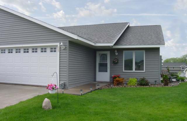 409 sarah circle - 409 Sarah Circle, Baldwin, WI 54002