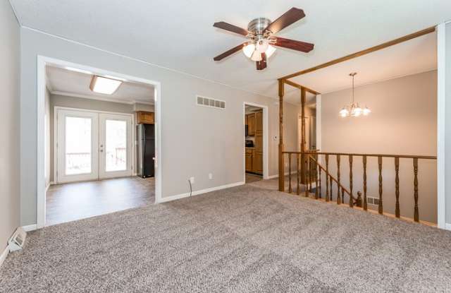 1813 South Speas Drive Gallery 3