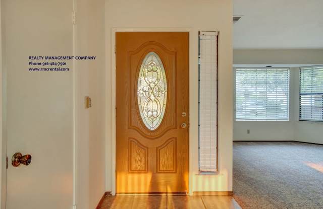 8309 Crossoak Way Gallery 2