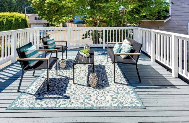 4Bd/2.5Ba Bothell Home Gallery 3