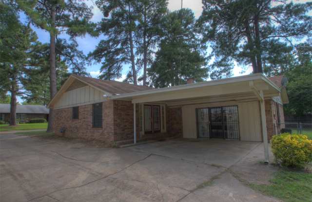 449 E Greenfield Dr Gallery 3