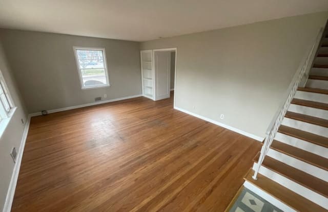 4429 Shelbyville Road Gallery 2