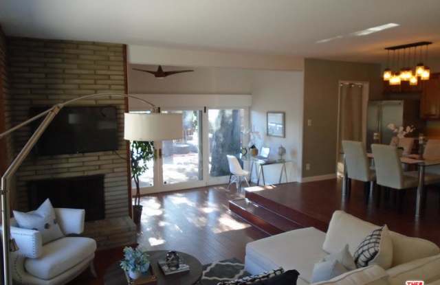 1500 East WOODBURY Road Gallery 3