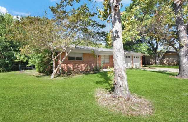 3306 East Dr Gallery 4