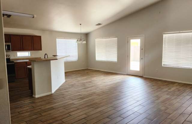 11229 W. Chase Drive Gallery 4