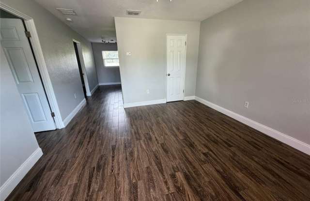 502 VARSITY Street Gallery 3