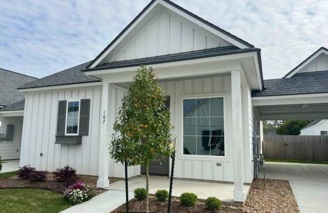 107 Satsuma Drive photos photos