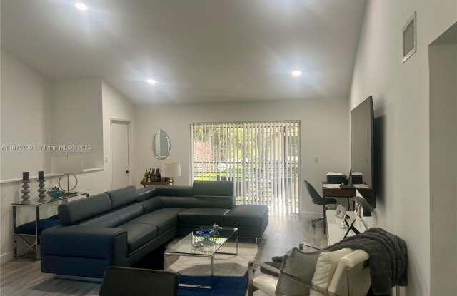 707 Gardens Dr photos photos