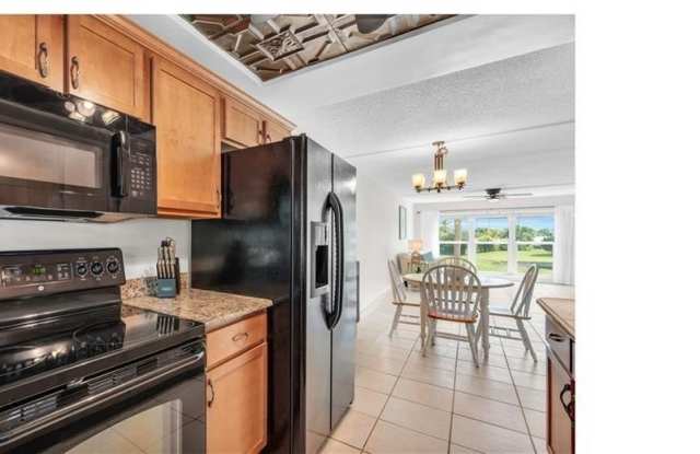 100 Valley Stream - 100 Valley Stream Drive, Collier County, FL 34113