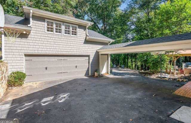 3611 Cloudland Drive Gallery 1