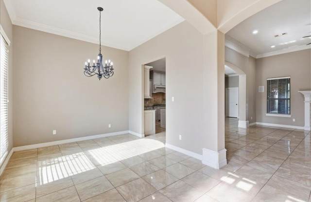 160 Colonial Estates Drive Gallery 3