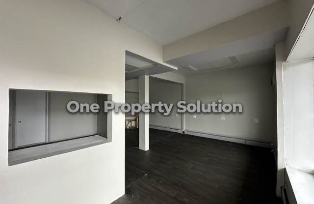 5284 Broadway Gallery 2