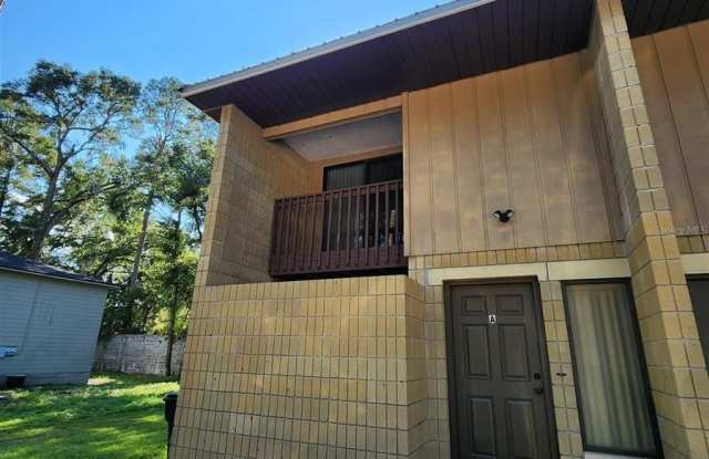 702 SW 70 Terrace Gallery 1
