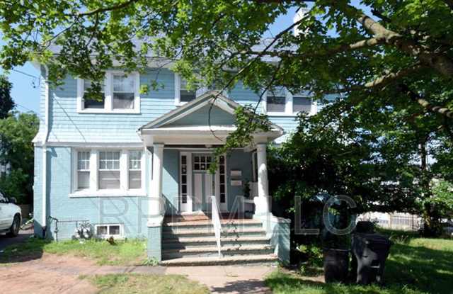 488 Heywood Avenue - 2 photos photos