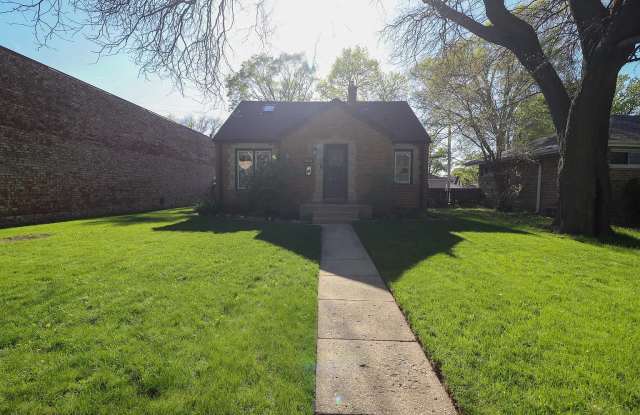 5651 N Green Bay Ave photos photos