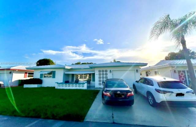 7515 NW 69th - 7515 Northwest 69th Avenue, Tamarac, FL 33321