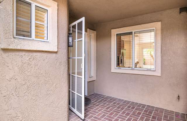 Upgraded Throughout Laguna Niguel Townhome! Gallery 3