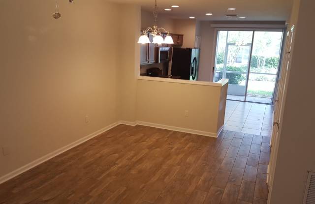 2 Bedroom Rental Gallery 3