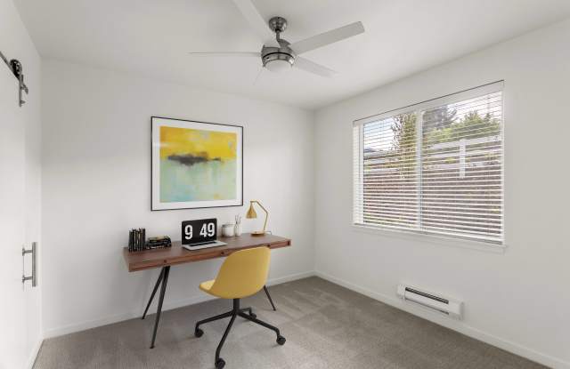 207 East Gallery 4