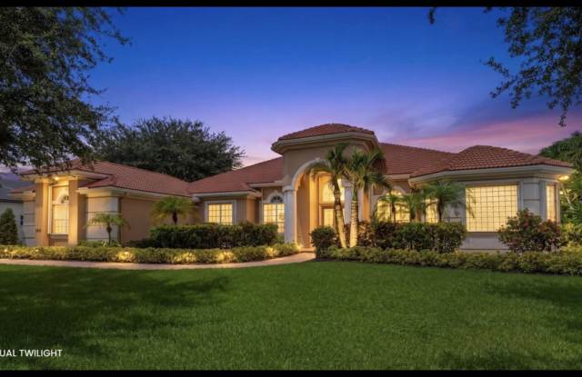 893 Forest Glen Lane Gallery 1