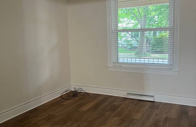 Newly remodeled 3 bedroom home in fantastic Carlisle Neighborhood Gallery 4