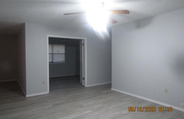 Charming 3-Bedroom Home located on the Eastside of town Gallery 3