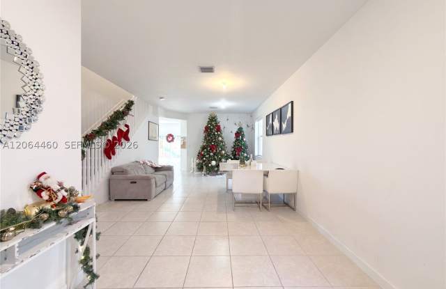 2636 SE 13th Ct Gallery 2