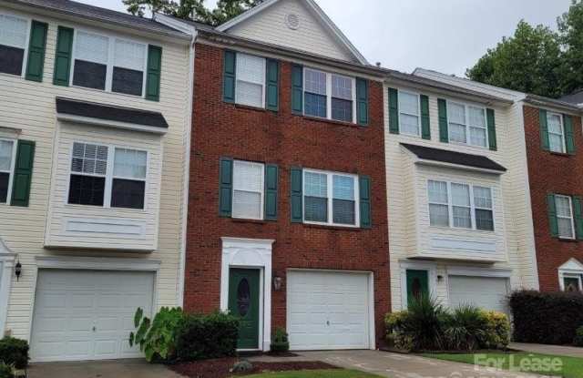 1524 Royal Auburn Avenue photos photos