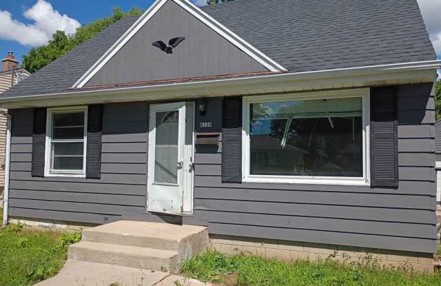 Very Nice 3 Bedroom single 1 car garage 1/2 off First months rent! photos photos