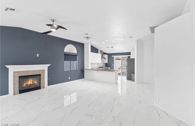4402 Cassandra Gallery 4