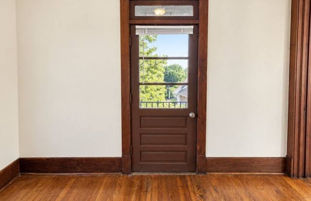 Historic Charm Meets Downtown Convenience! Gallery 4