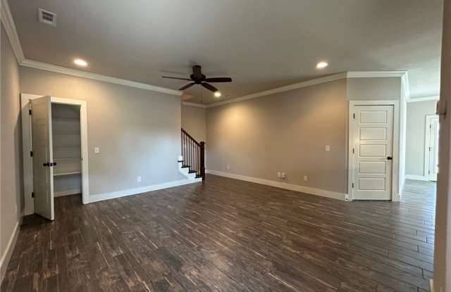 3101 SW Warberry Avenue Gallery 3