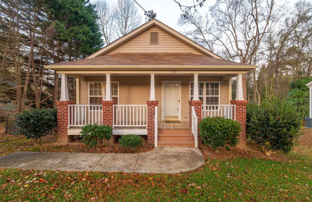 Charming 3 Bedroom, 2 Bathroom Home in Matthews! - 431 Alexander Street, Matthews, NC 28105