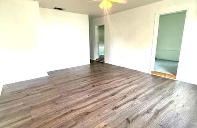 2215 Vine Street Gallery 4