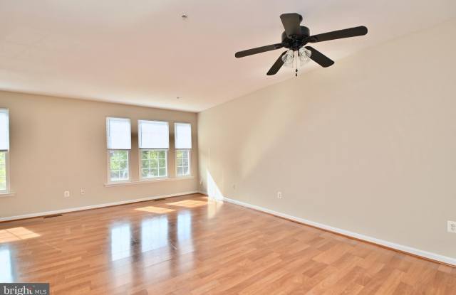 4664 SCOTTSDALE PLACE Gallery 4