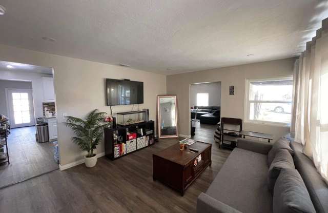 5304 Trinidad Way - Room 2 - 5304 Trinidad Way, San Diego, CA 92114