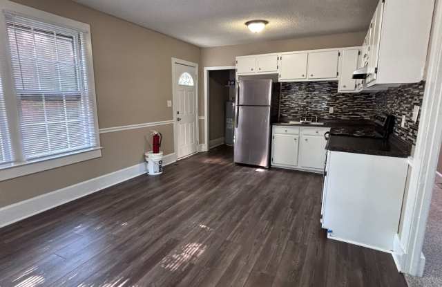 3-bedroom Close to South Elm Street Gallery 4