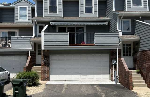 Updated 2 Bed, 2.5 Bath Apple Valley Townhome available 10/1/25! photos photos