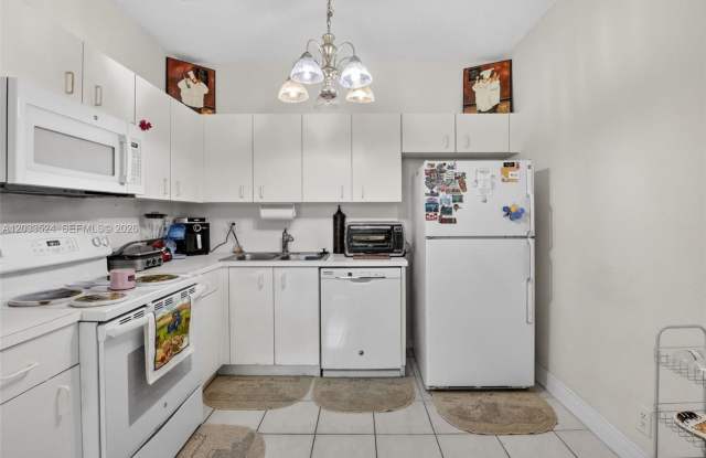 16853 SW 1ST ST PEMBROKE PINES, FL 33027 Gallery 3